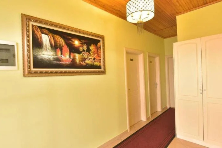 Room 14 of 19