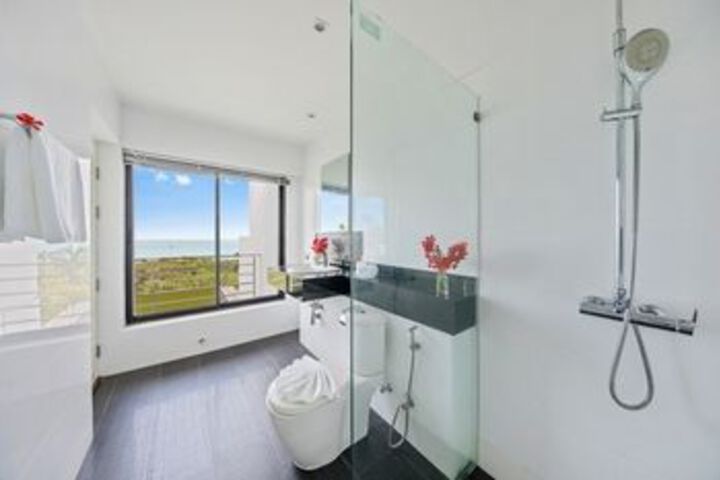 Room 4 of 28