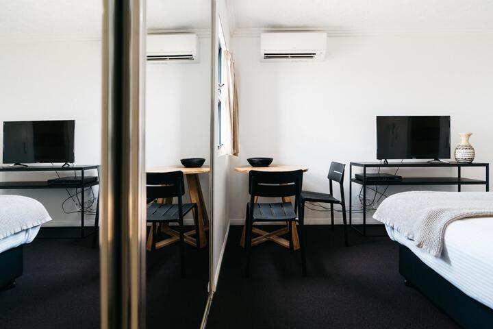 Room 32 of 60