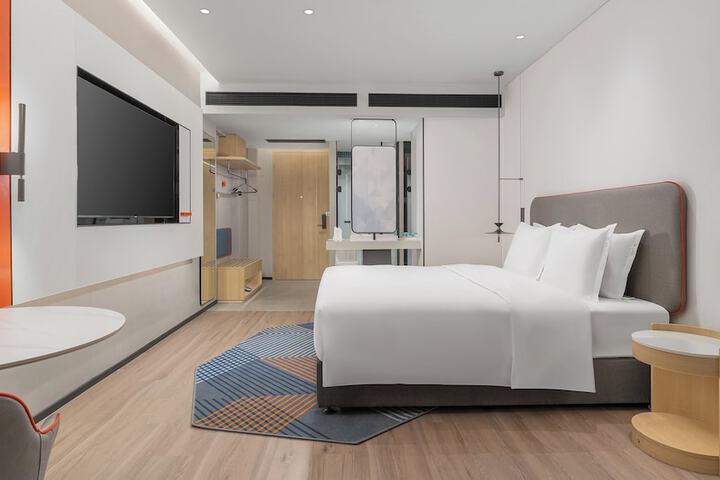 Room 6 of 40