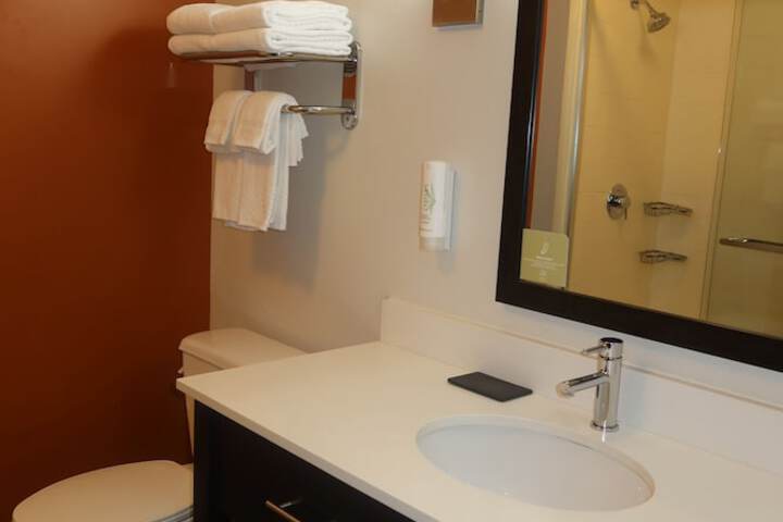 Room 15 of 28