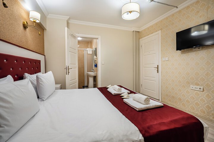 Room 13 of 66