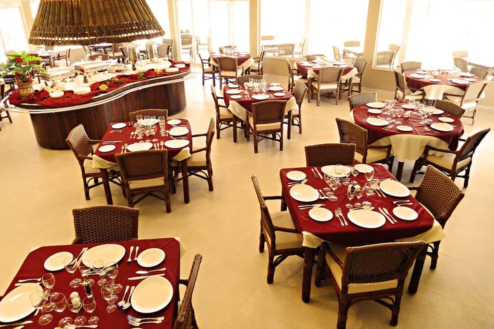 Dining 52 of 76