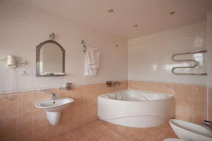 Room 20 of 28