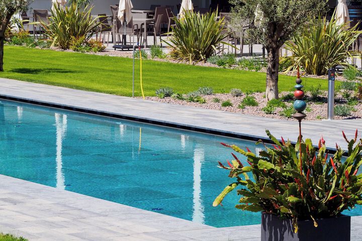 Pool 123 of 208