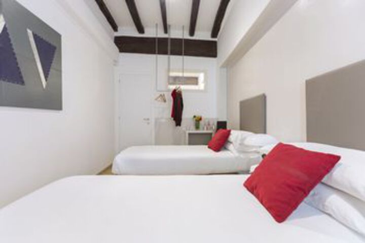Room 14 of 50