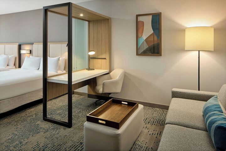 Room 7 of 25