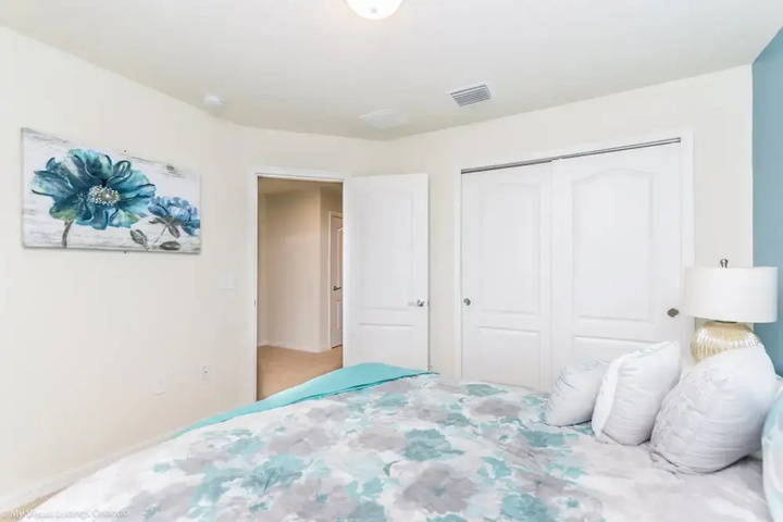 Room 4 of 26