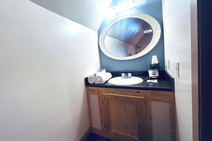 Room 15 of 19