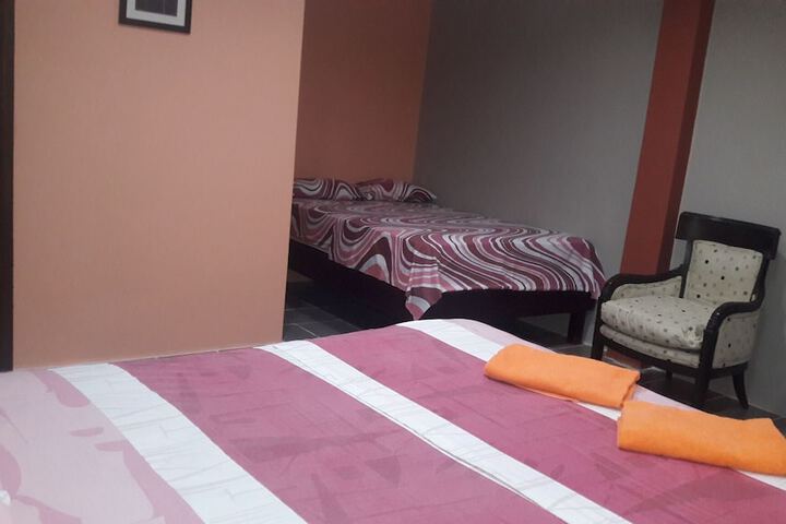 Room 10 of 27