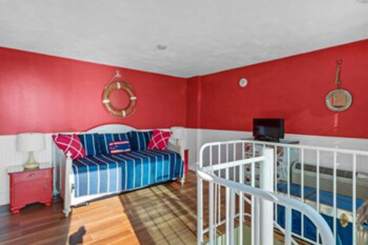 Room 174 of 185