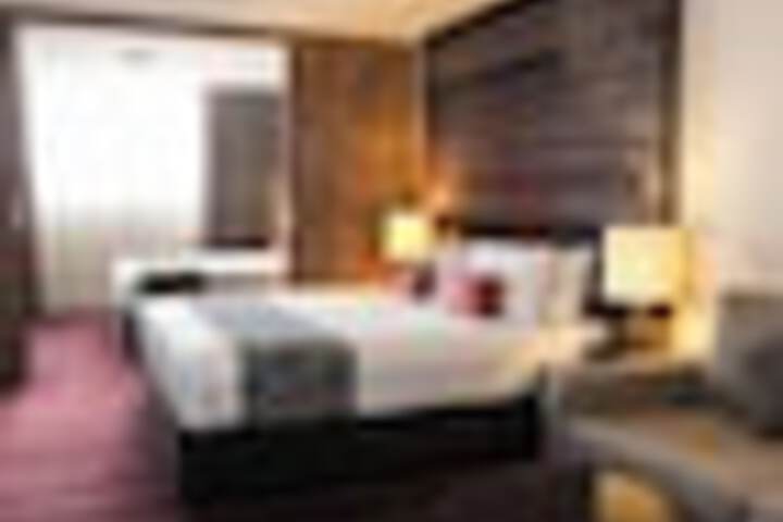 Room 65 of 237