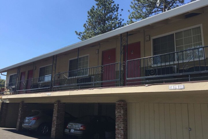 PARADISE INN