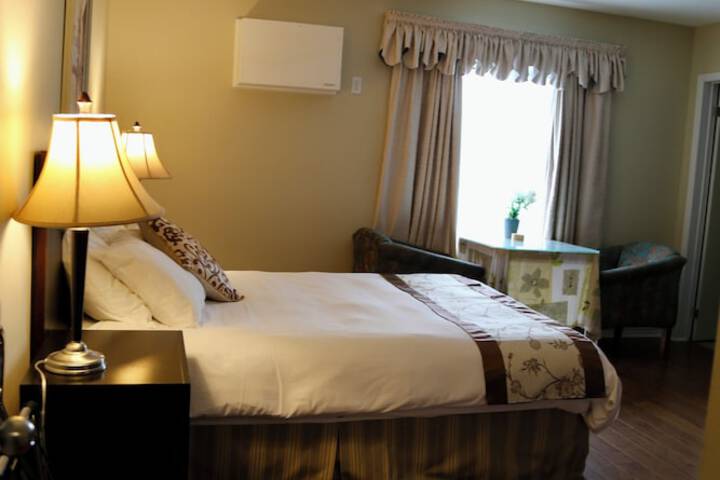 Room 9 of 20