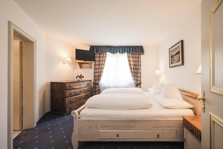 Room 6 of 54