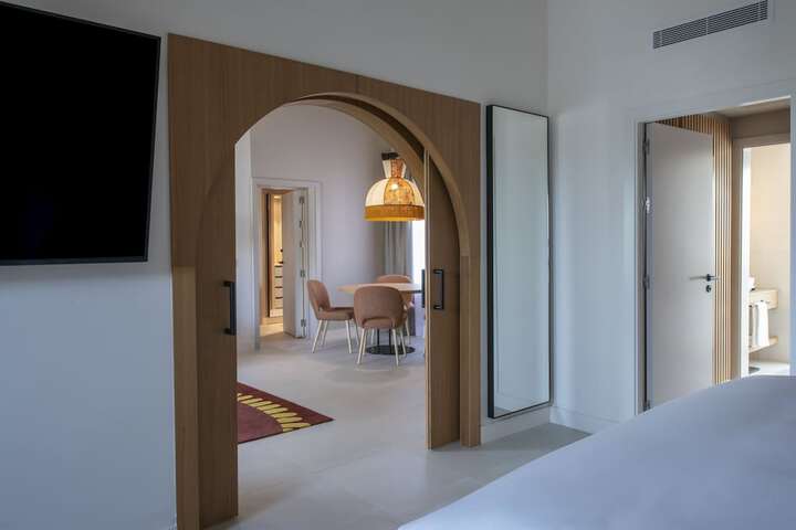 Room 14 of 229