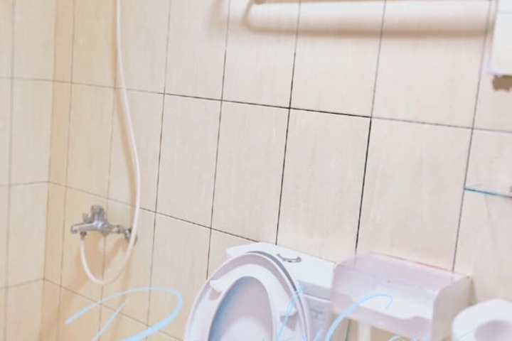 Room 13 of 16