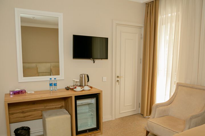 Room 28 of 28