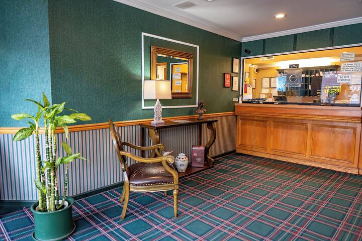 Entrance & Lobby