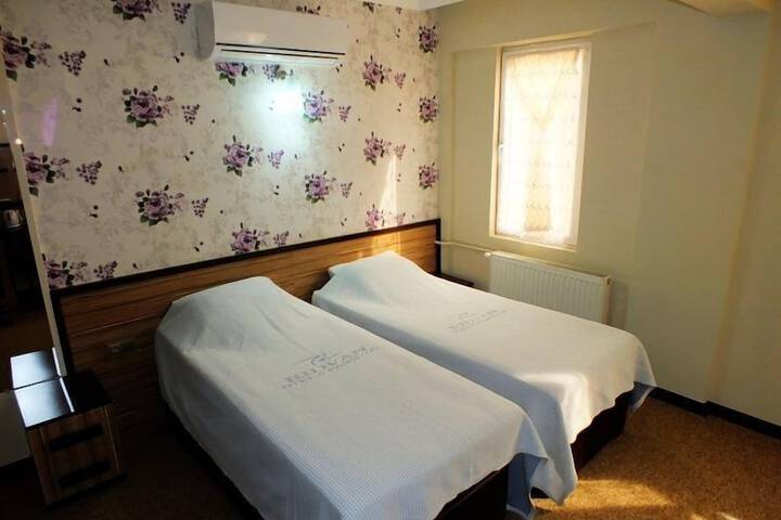 Room 10 of 21
