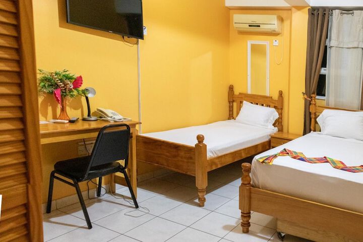 Room 8 of 92