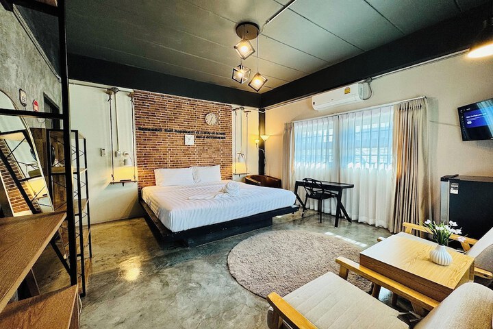 Room 30 of 67