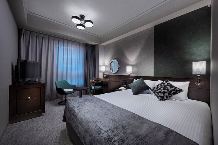Room 27 of 66