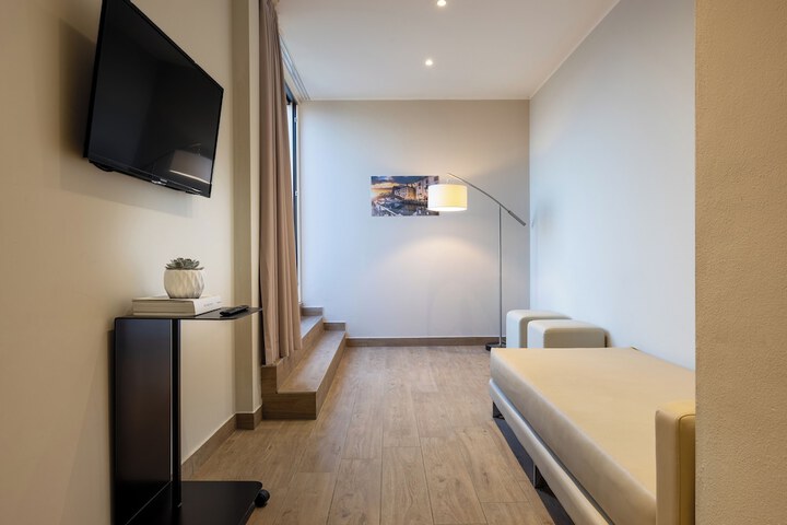 Room 35 of 93