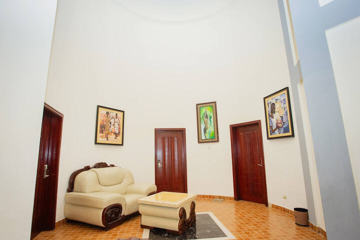 Room 14 of 33