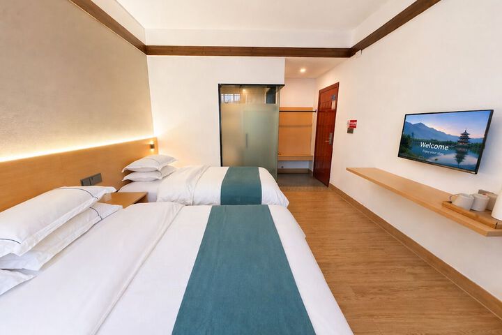Room 15 of 43