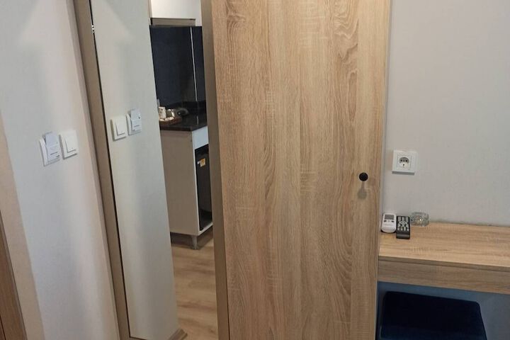 Room 9 of 62