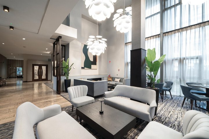 Hotel Interior 7 of 100