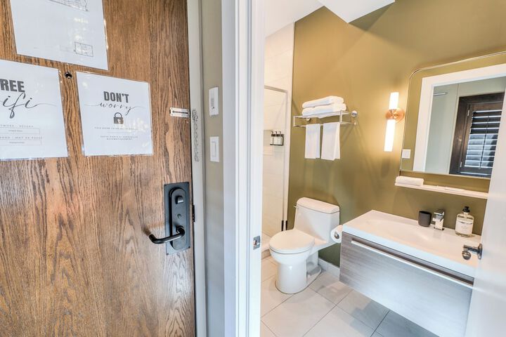 Room 73 of 89