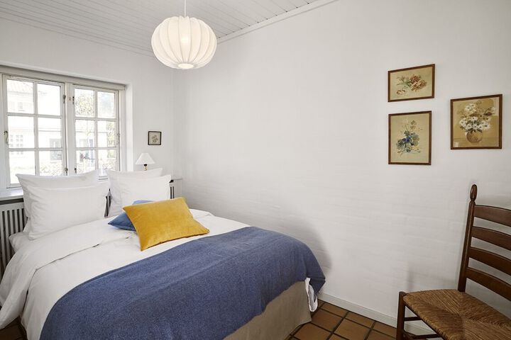 Room 8 of 19