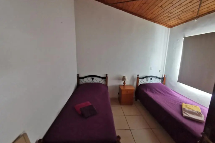 Room 6 of 10