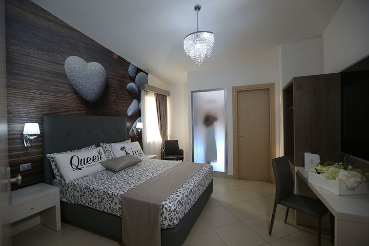 Room 14 of 39
