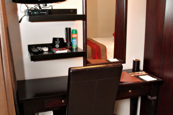 Room 8 of 42