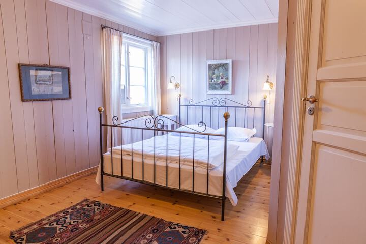 Room 4 of 44