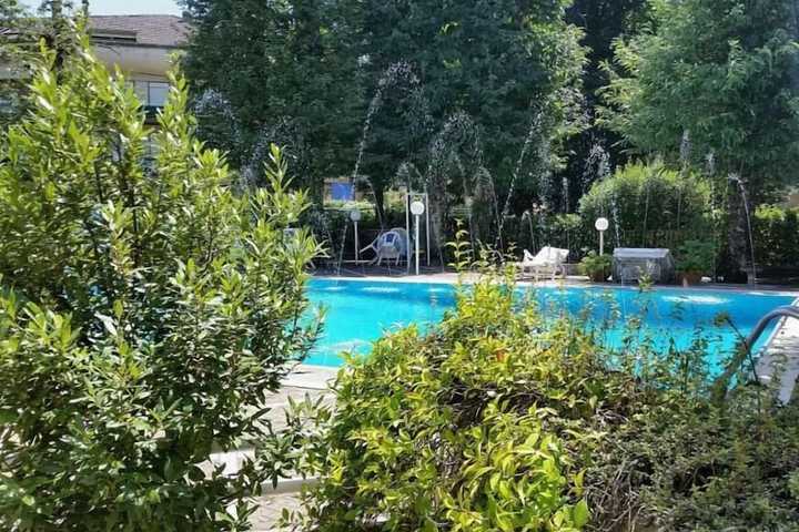 Pool 20 of 55