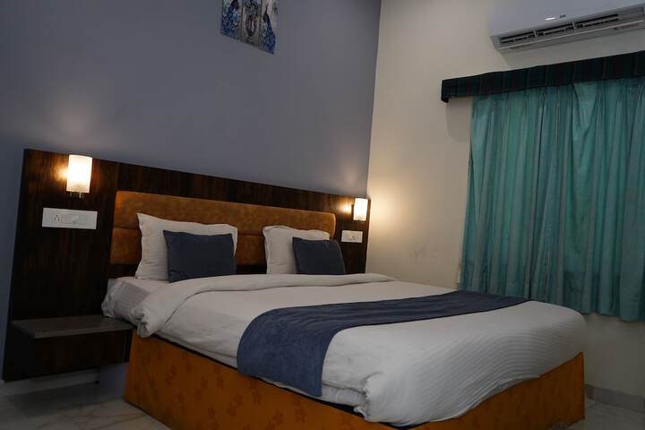 Room 9 of 26