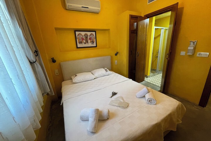 Room 5 of 44