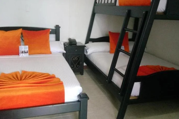 Room 4 of 13