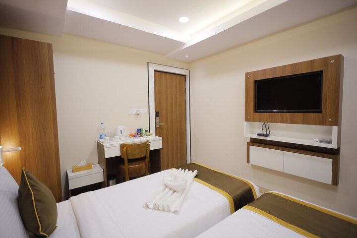Room 10 of 34