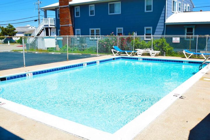 Pool 13 of 17
