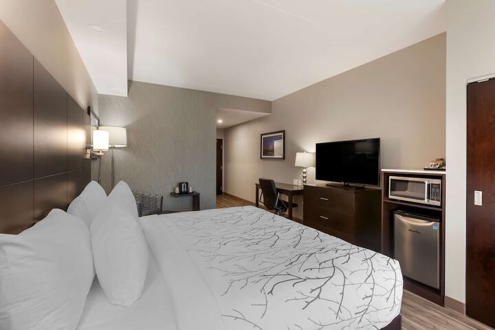 Room 18 of 53