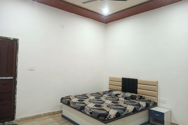 Room 17 of 36