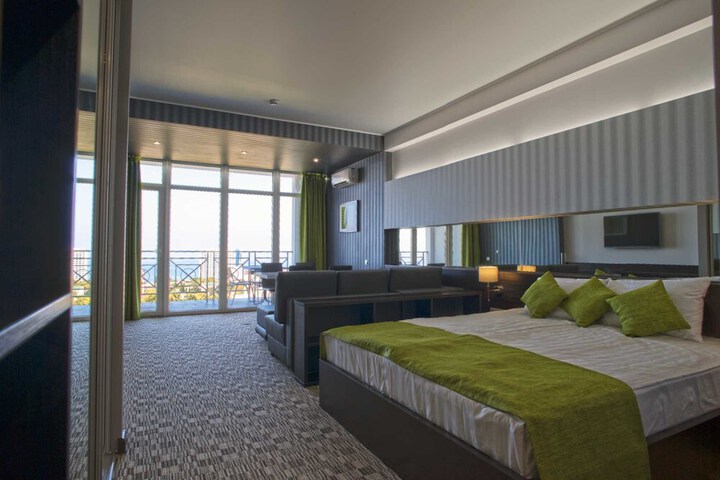 Room 12 of 49