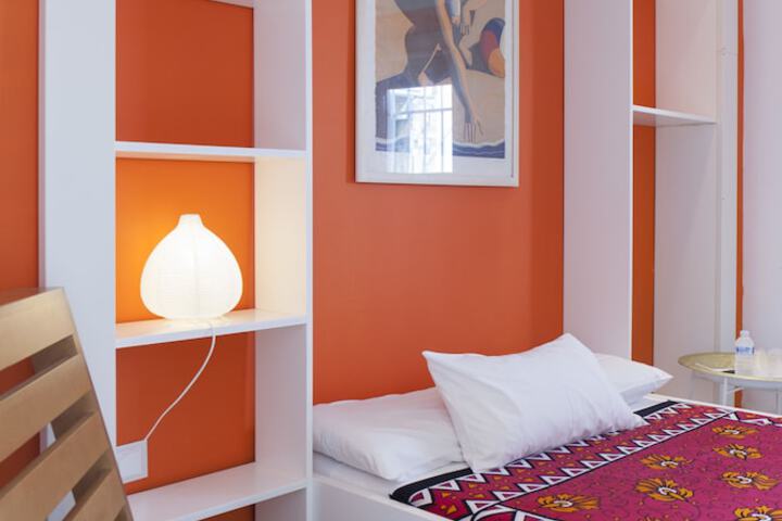 Room 8 of 50