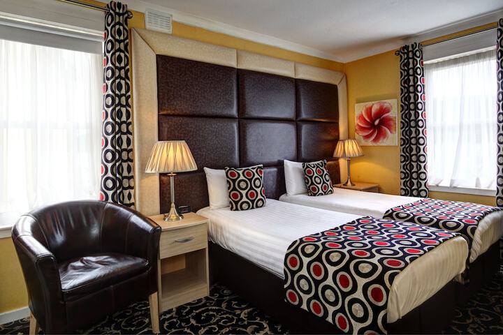 Room 5 of 38