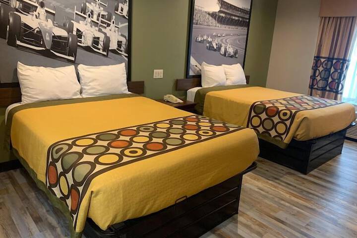 2 Queen Beds (2 of 5)